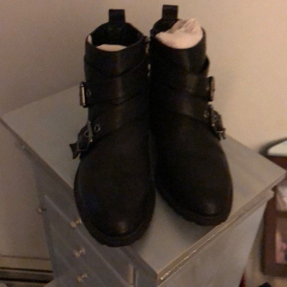 Bleaker and bond boots